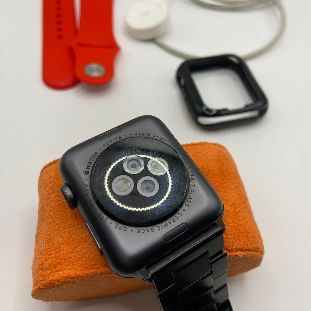 Apple Watch Series 3 Smartwatch Black 42mm Aluminum Case GPS Heart Rate Monitor